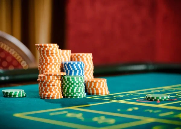 nagahoki Diamond VIP member accessing exclusive lounge with high-limit live tables